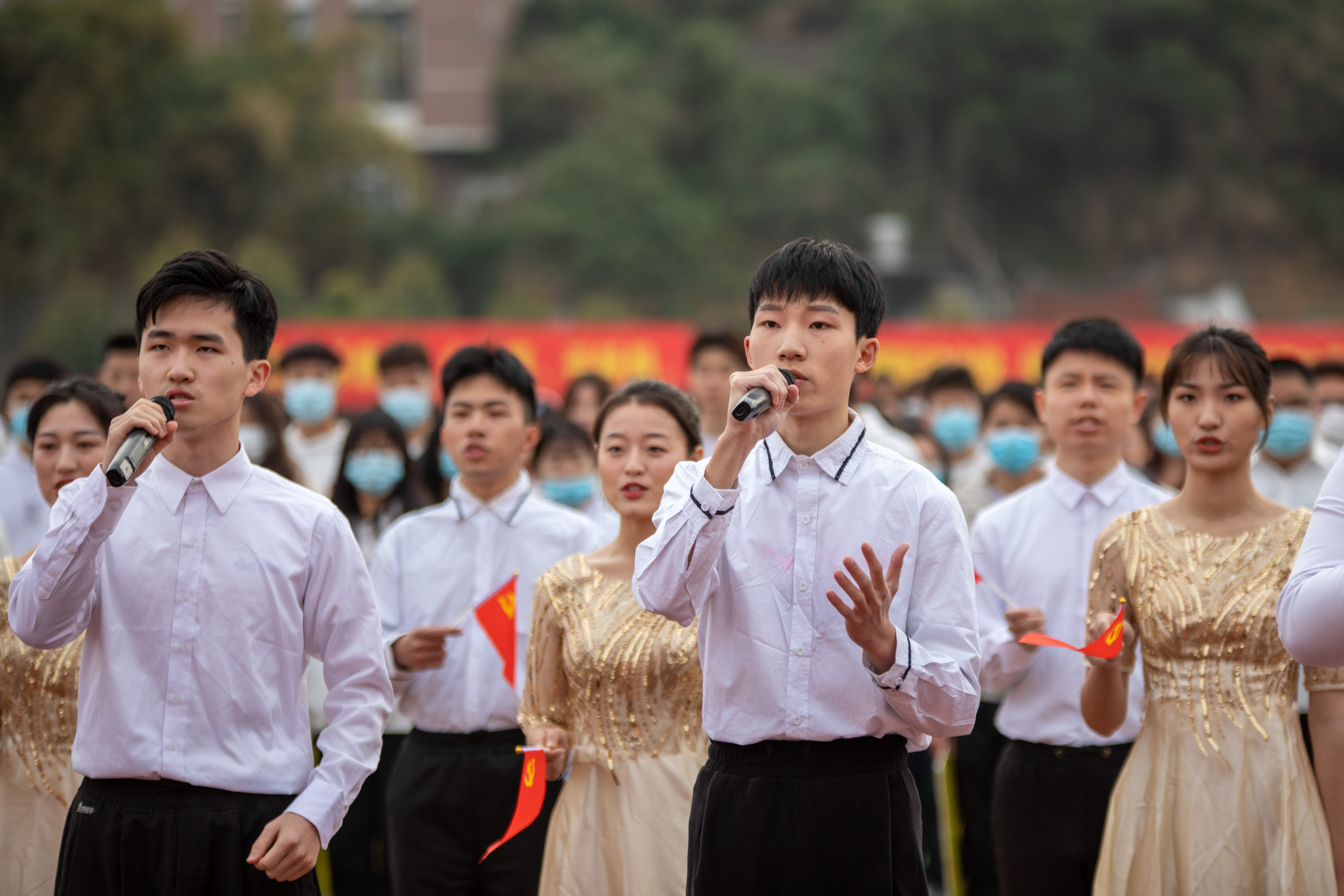 2021年春季学期开学第一课——"学党史,做新时代大学生"主题升旗仪式